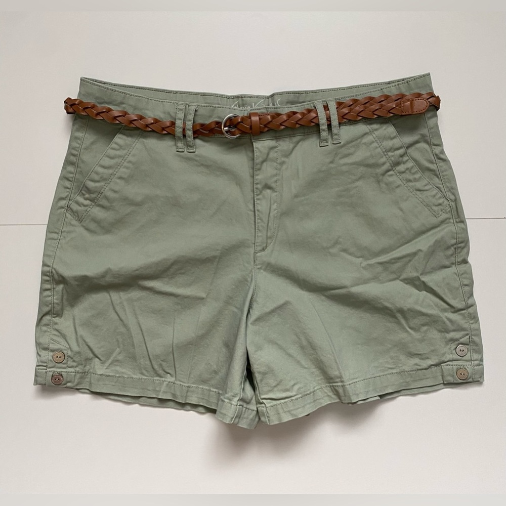Gloria Vanderbilt Women’s Slimming Shorts